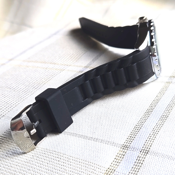 2016 Strange Music/ Tech N9ne Watch - Picture 6 of 13